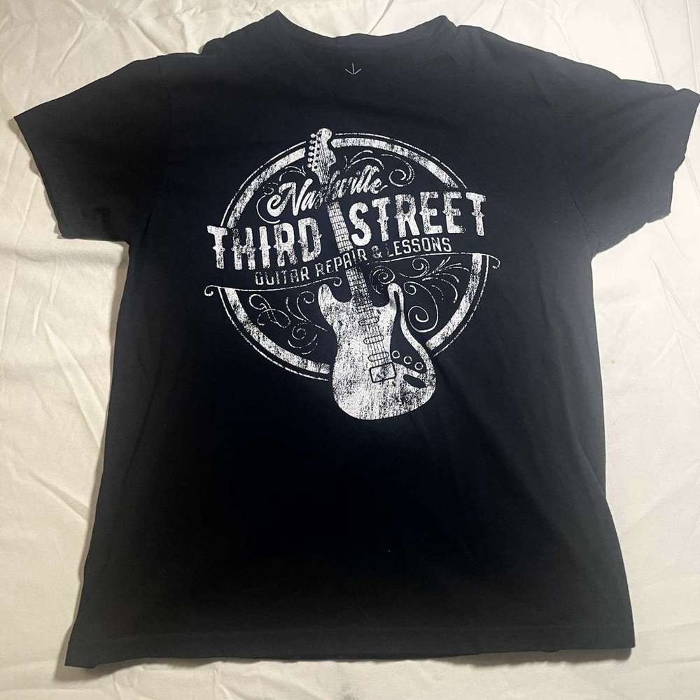nashville graphic guitar tee